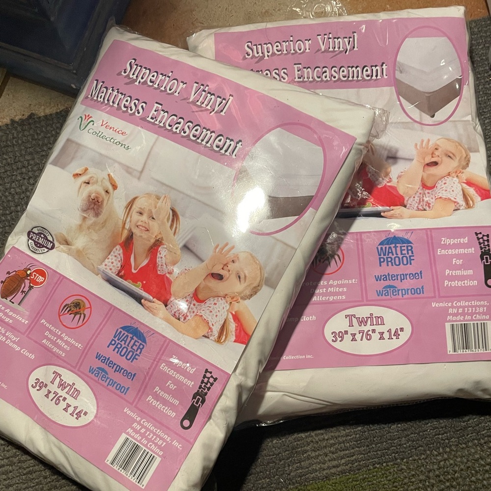 Superior vinyl mattress encasement